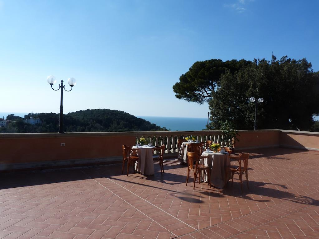 Hotel La Vedetta Livorno Bagian luar foto