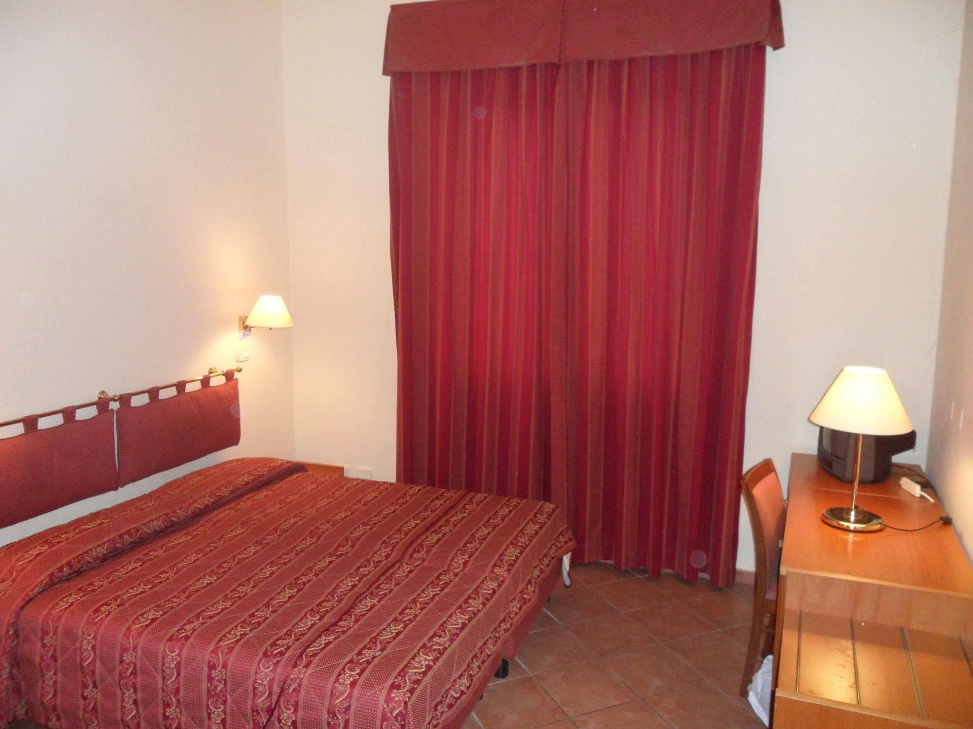 Hotel La Vedetta Livorno Bagian luar foto